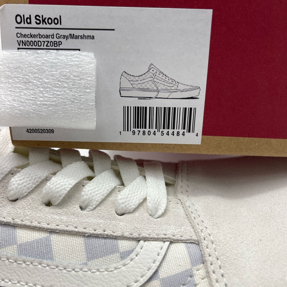 Vans WMNS Old Skool
Checkerboard Gray/Marshmallow
VN000D7ZOBP Sneakers - Picture 16 of 16